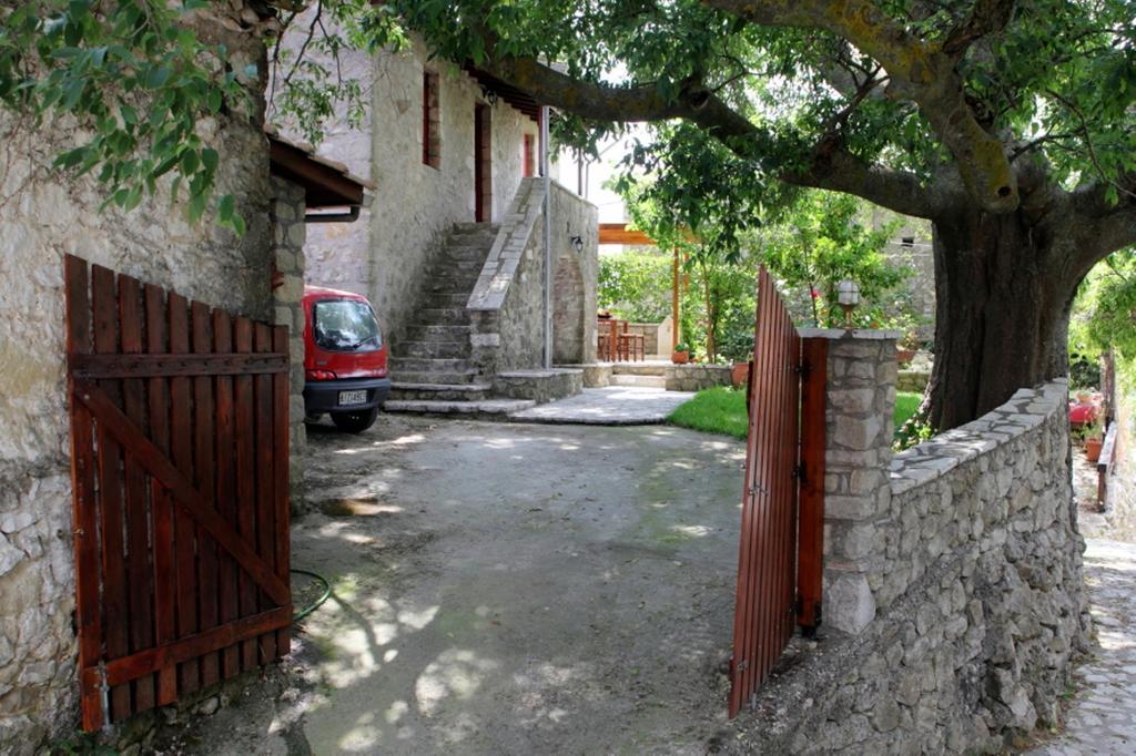 Menelia Cottage Platístoma 客房 照片